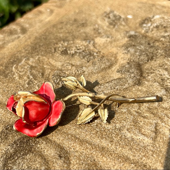 Vintage Red Rose Gold Pin brooch - Picture 13 of 13